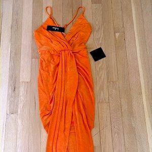 Lulu’s Dreamy Date Orange Surplice Midi Dress- XS- sexy- deep v- flattering- NWT